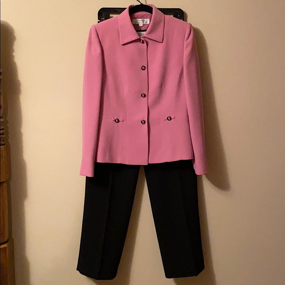 Woman’s Tahari Arthur S Levine Three-Piece Suit